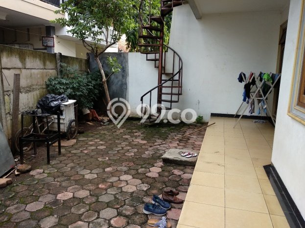 Rumah Luas Asri 5 KT Siap Pakai di Kedoya Selatan Jakarta Barat Rumah Luas Asri 5 KT Siap Pakai di Kedoya Selatan Jakarta Barat