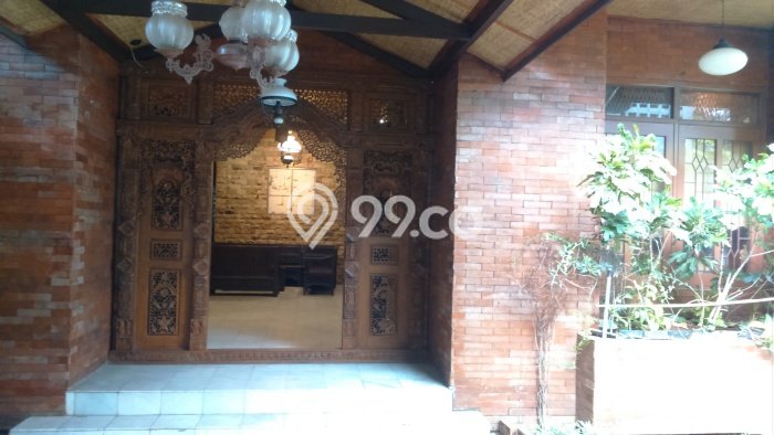For Sale! Premium House LT 1033m2 Desain Elegan di Ampera For Sale! Premium House LT 1033m2 Desain Elegan di Ampera
