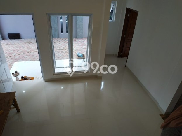 Rumah Strategis Modern Lb 250m2 di Cinere, Depok Rumah Strategis Modern Lb 250m2 di Cinere, Depok