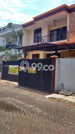 Rumah Elit Modern Tanpa Renovasi di Puri Indah Jakarta Barat Rumah Elit Modern Tanpa Renovasi di Puri Indah Jakarta Barat