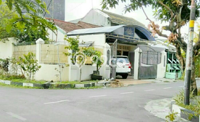 Lokasi terbaik! Rumah siap pakai disewakan di Solo Baru LB 170m2 Lokasi terbaik! Rumah siap pakai disewakan di Solo Baru LB 170m2