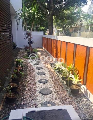 Rumah Modern 4 KT di Bintaro Tangerang Selatan Semi Furnished Rumah Modern 4 KT di Bintaro Tangerang Selatan Semi Furnished