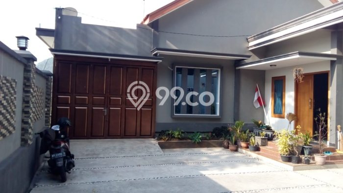Dijual Cepat Rumah Bagus Siap Huni LB 400m2 di Tawangmangu, Solo Dijual Cepat Rumah Bagus Siap Huni LB 400m2 di Tawangmangu, Solo