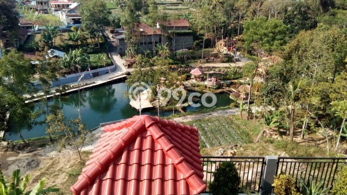 Dijual Cepat Rumah Bagus Siap Huni LB 400m2 di Tawangmangu, Solo Dijual Cepat Rumah Bagus Siap Huni LB 400m2 di Tawangmangu, Solo