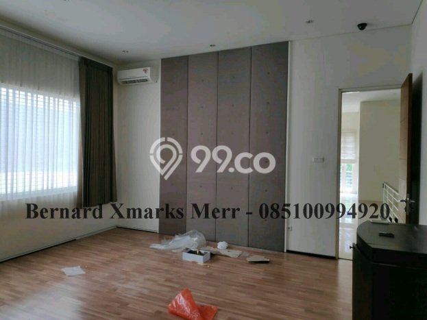 Hunian Mewah LB 300m2 Siap Pakai Desain Elegan di Graha, Surabaya Hunian Mewah LB 300m2 Siap Pakai Desain Elegan di Graha, Surabaya