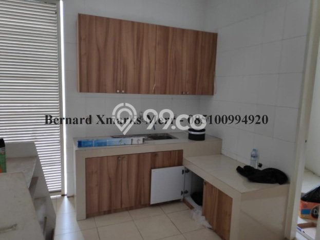 Hunian Mewah LB 300m2 Siap Pakai Desain Elegan di Graha, Surabaya Hunian Mewah LB 300m2 Siap Pakai Desain Elegan di Graha, Surabaya