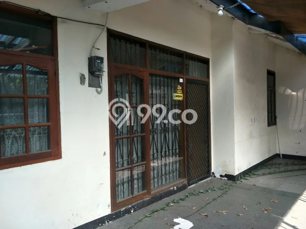 Rumah Asri di Taman Kopo Indah, 1 KM, Akses Mudah Rumah Asri di Taman Kopo Indah, 1 KM, Akses Mudah