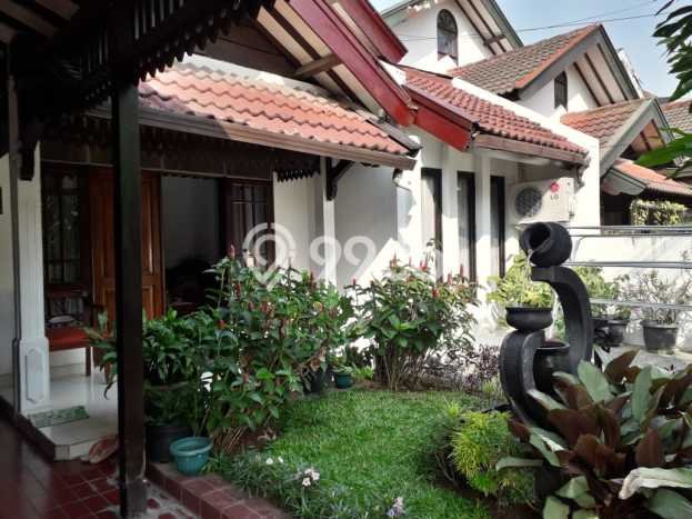 For Sale Hunian Rumah Terawat 3 KT di Bintaro, Tangerang Selatan For Sale Hunian Rumah Terawat 3 KT di Bintaro, Tangerang Selatan
