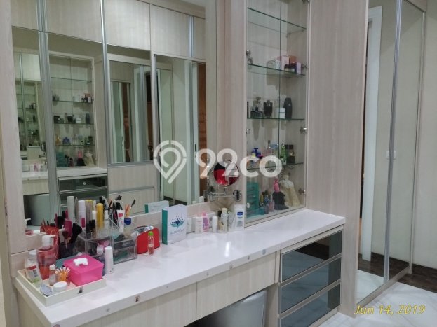 Rumah Luxury Modern Tanpa Renovasi di Metro Permata Tangerang Rumah Luxury Modern Tanpa Renovasi di Metro Permata Tangerang