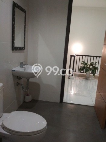 Disewakan! Rumah 3 Kamar Tidur &
2 Kamar Mandi di Bintaro, Tangerang Selatan Disewakan! Rumah 3 Kamar Tidur &
2 Kamar Mandi di Bintaro, Tangerang Selatan