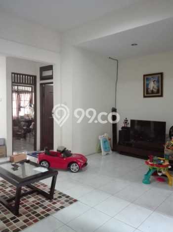 Rumah Luas Asri 3 KT Siap Huni di Bintaro Tangerang Selatan Rumah Luas Asri 3 KT Siap Huni di Bintaro Tangerang Selatan