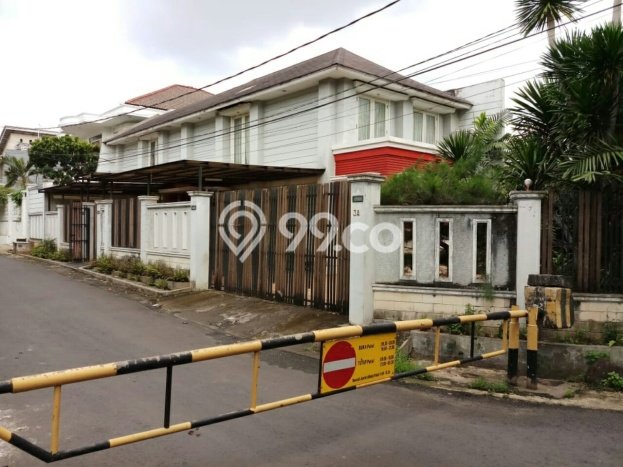 Rumah Luxury Modern Tanpa Renovasi di Pondok Labu Jakarta Selatan Rumah Luxury Modern Tanpa Renovasi di Pondok Labu Jakarta Selatan