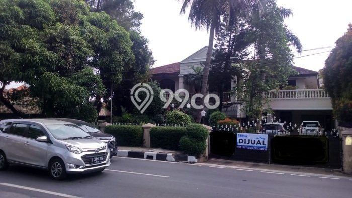 For Sale! Premium House LT 1384m2 Desain Elegan di Pondok Indah For Sale! Premium House LT 1384m2 Desain Elegan di Pondok Indah