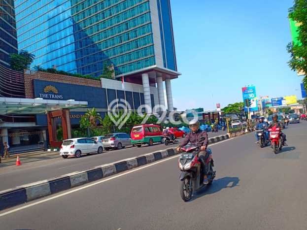Hunian Mewah LB 400m2 Siap Huni Desain Elegan di Gatot Subroto, Bandung Hunian Mewah LB 400m2 Siap Huni Desain Elegan di Gatot Subroto, Bandung
