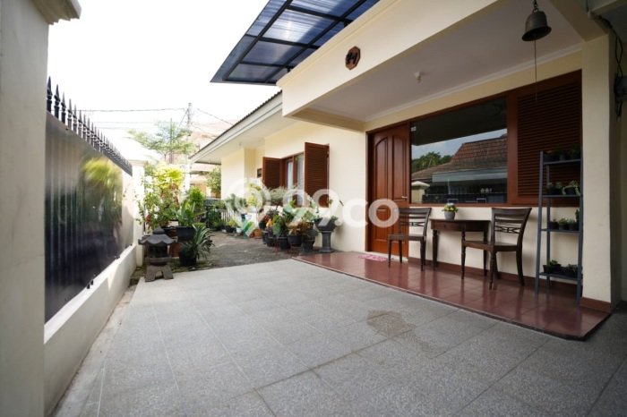 Ready to Use! Premium House LT 267m2 Desain Modern di Jati Padang Ready to Use! Premium House LT 267m2 Desain Modern di Jati Padang