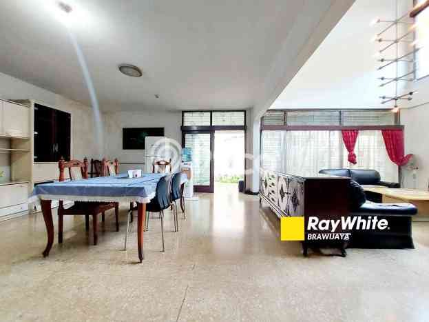 Rumah Akses Mudah di Kebayoran Baru, Jakarta Selatan, LT 558m² LB 553m² Rumah Akses Mudah di Kebayoran Baru, Jakarta Selatan, LT 558m² LB 553m²