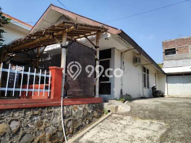 Lokasi strategis! Rumah siap pakai dikontrakkan di Semarang Selatan LB 200m2 Lokasi strategis! Rumah siap pakai dikontrakkan di Semarang Selatan LB 200m2