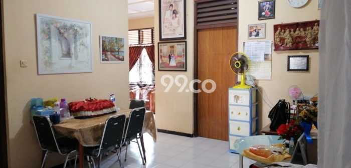 Lokasi strategis! Rumah siap pakai dikontrakkan di Semarang Selatan LB 200m2 Lokasi strategis! Rumah siap pakai dikontrakkan di Semarang Selatan LB 200m2