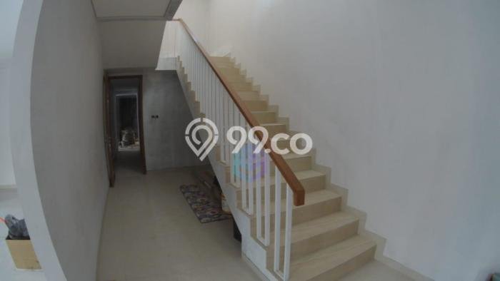 Bisa KPR! Rumah Strategis area Bintaro, Luas 240m² LB 335m² Bisa KPR! Rumah Strategis area Bintaro, Luas 240m² LB 335m²