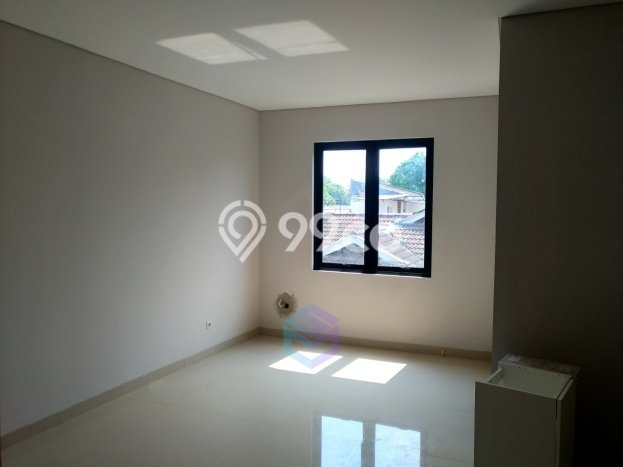 Bisa KPR! Rumah Strategis area Bintaro, Luas 240m² LB 335m² Bisa KPR! Rumah Strategis area Bintaro, Luas 240m² LB 335m²