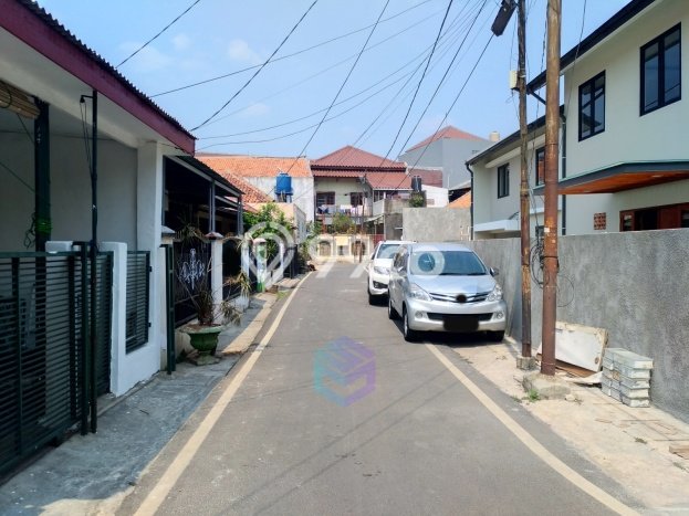 Bisa KPR! Rumah Strategis area Bintaro, Luas 240m² LB 335m² Bisa KPR! Rumah Strategis area Bintaro, Luas 240m² LB 335m²