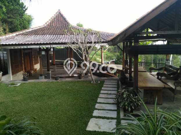 Hunian Elit LB 400m2 Siap Pakai Desain Elegan di Lembang, Bandung Hunian Elit LB 400m2 Siap Pakai Desain Elegan di Lembang, Bandung