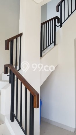 Rumah Terawat di BSD, Tangerang, LT 84m², LB 105m² Rumah Terawat di BSD, Tangerang, LT 84m², LB 105m²