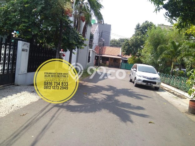 Dijual Rumah Premium dengan Fasilitas Sekitar Komplit di Kebon Jeruk, Jakarta Barat Dijual Rumah Premium dengan Fasilitas Sekitar Komplit di Kebon Jeruk, Jakarta Barat