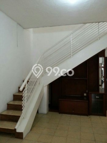 Disewakan! Rumah 5 Kamar Tidur &
1 Kamar Mandi di Simpang Lima, Semarang Disewakan! Rumah 5 Kamar Tidur &
1 Kamar Mandi di Simpang Lima, Semarang