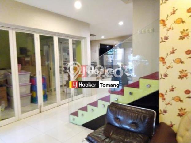 Hunian Mewah LB 250m2 Siap Huni Desain Elegan di Permata Buana, Jakarta Barat Hunian Mewah LB 250m2 Siap Huni Desain Elegan di Permata Buana, Jakarta Barat