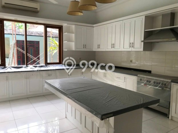 Rumah sewa siap huni 6 Kamar Tidur di Ampera, Jakarta Selatan Rumah sewa siap huni 6 Kamar Tidur di Ampera, Jakarta Selatan