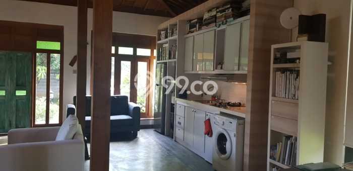 Hunian Cantik Modern Lb 150m2 di Ciputat, Tangerang Selatan Hunian Cantik Modern Lb 150m2 di Ciputat, Tangerang Selatan