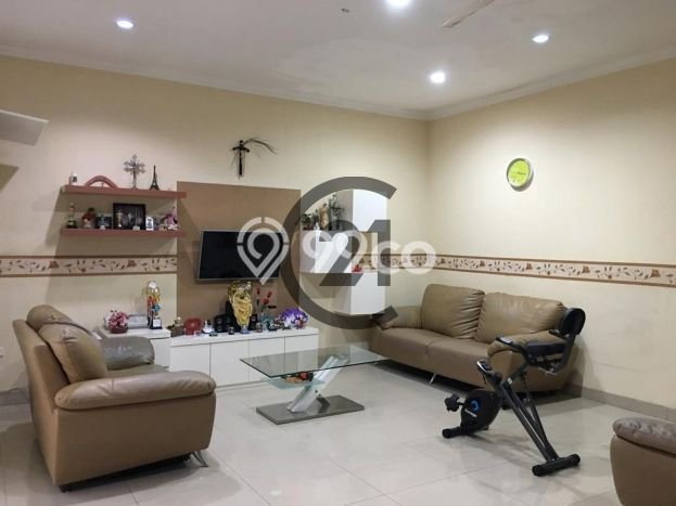For Sale! Luxury House LT 200m2 Desain Elegan di Pantai Indah Kapuk For Sale! Luxury House LT 200m2 Desain Elegan di Pantai Indah Kapuk