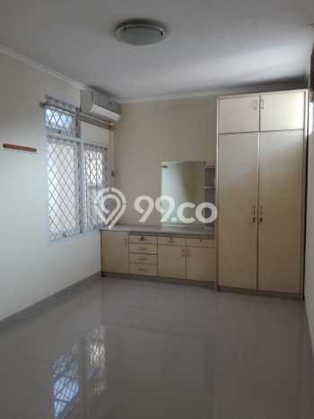 Rumah Disewakan Tangerang Selatan LT 260m2 LB 0m2 Area Bintaro Rumah Disewakan Tangerang Selatan LT 260m2 LB 0m2 Area Bintaro