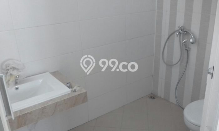 Rumah Strategis Minimalis Lb 190m2 di Semarang Barat, Semarang Rumah Strategis Minimalis Lb 190m2 di Semarang Barat, Semarang