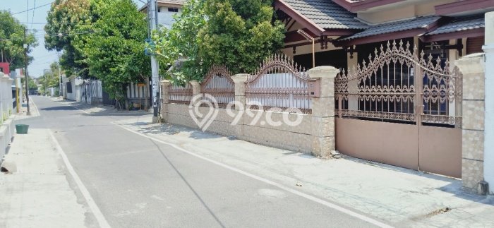 Hunian Cantik Modern Lb 180m2 di Manahan, Solo Hunian Cantik Modern Lb 180m2 di Manahan, Solo
