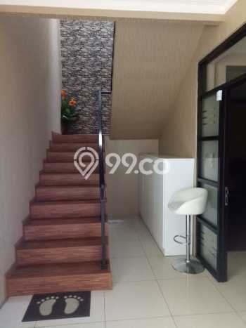 Rumah dengan Lokasi Strategis 7 KT di Bintaro, Tangerang Selatan Rumah dengan Lokasi Strategis 7 KT di Bintaro, Tangerang Selatan
