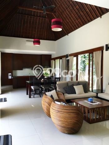 Rumah Nyaman LB 201m² View Danau di Jimbaran, Badung Rumah Nyaman LB 201m² View Danau di Jimbaran, Badung
