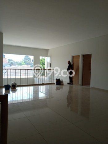 Rumah Bagus di Turangga, Bandung, Luas Tanah 290m², Luas Bangunan 500m² Rumah Bagus di Turangga, Bandung, Luas Tanah 290m², Luas Bangunan 500m²