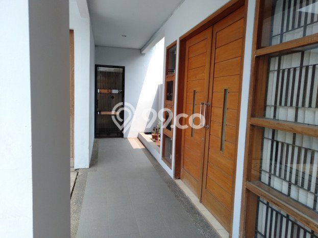 Rumah Luxury Modern Tanpa Renovasi di Cibubur Jakarta Timur Rumah Luxury Modern Tanpa Renovasi di Cibubur Jakarta Timur