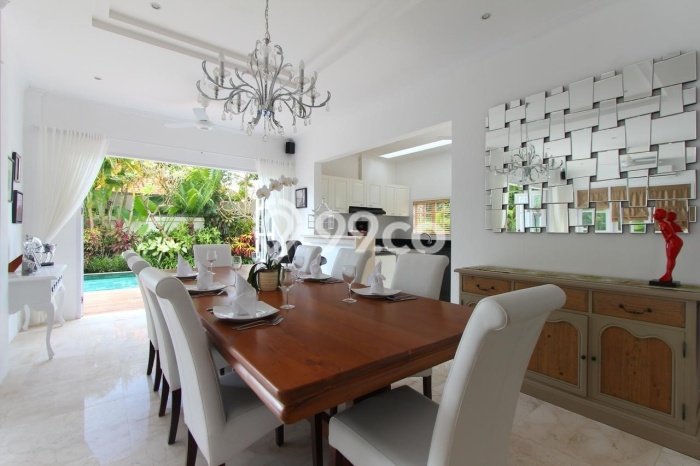 Ready to Use! Premium House LT 600m2 Desain Elegan di Seminyak Ready to Use! Premium House LT 600m2 Desain Elegan di Seminyak