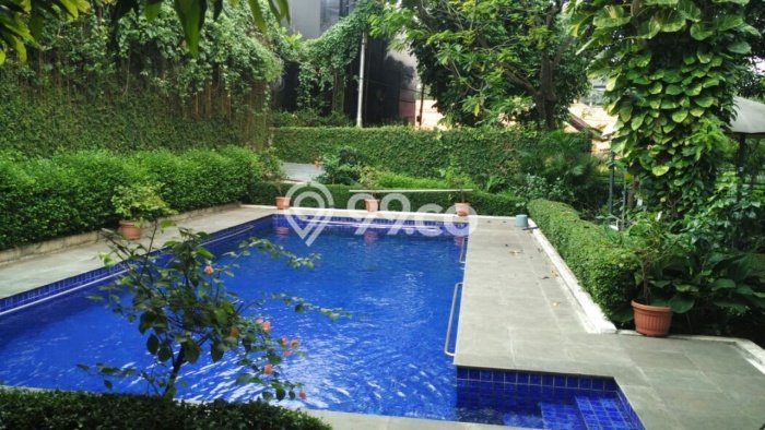 Dijual Rumah Luas Elegan Dengan View Eksklusif di Kemang, Jakarta Selatan Dijual Rumah Luas Elegan Dengan View Eksklusif di Kemang, Jakarta Selatan