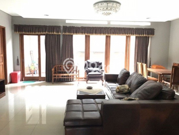 Siap Huni Rumah Mewah 5 Kamar di Jagakarsa Dekat ke Mana Saja Siap Huni Rumah Mewah 5 Kamar di Jagakarsa Dekat ke Mana Saja