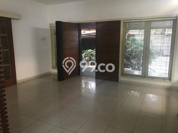 Lokasi strategis! Rumah siap pakai dikontrakkan di Kebayoran Baru LB 700m2 Lokasi strategis! Rumah siap pakai dikontrakkan di Kebayoran Baru LB 700m2