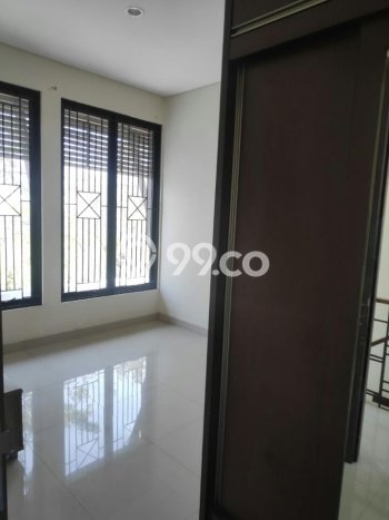 Disewakan Rumah Murah di Cikarang Bekasi dengan 3 Kamar Tidur Disewakan Rumah Murah di Cikarang Bekasi dengan 3 Kamar Tidur