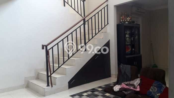 Rumah Bagus di Bintaro, Tangerang Selatan, LT 135m², Luas Bangunan 170m² Rumah Bagus di Bintaro, Tangerang Selatan, LT 135m², Luas Bangunan 170m²