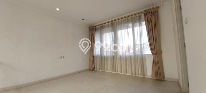 LOKASI PREMIUM! Rumah Berkembang di Lebak Bulus, Luas 225m² Bangunan 200m² LOKASI PREMIUM! Rumah Berkembang di Lebak Bulus, Luas 225m² Bangunan 200m²