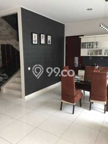 Rumah di BSD, Tangerang, Luas 300m² Bangunan 275m² Rumah di BSD, Tangerang, Luas 300m² Bangunan 275m²