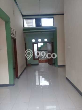 Rumah di Kebomas, 2 KM, Area Tenang Rumah di Kebomas, 2 KM, Area Tenang