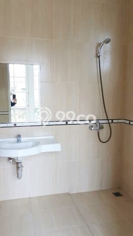 Rumah harga miring dan butuh uang, di Provence BSD City Rumah harga miring dan butuh uang, di Provence BSD City